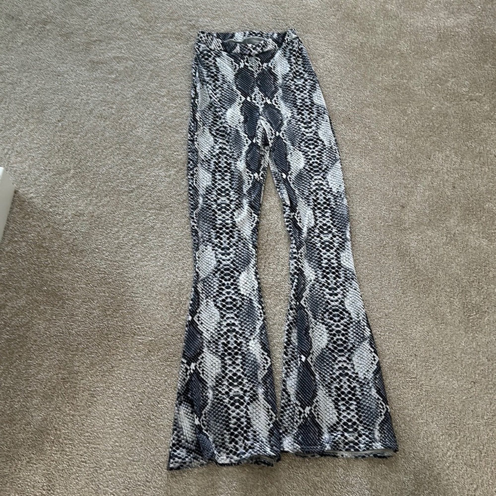 🐍snake print pants 🐍
